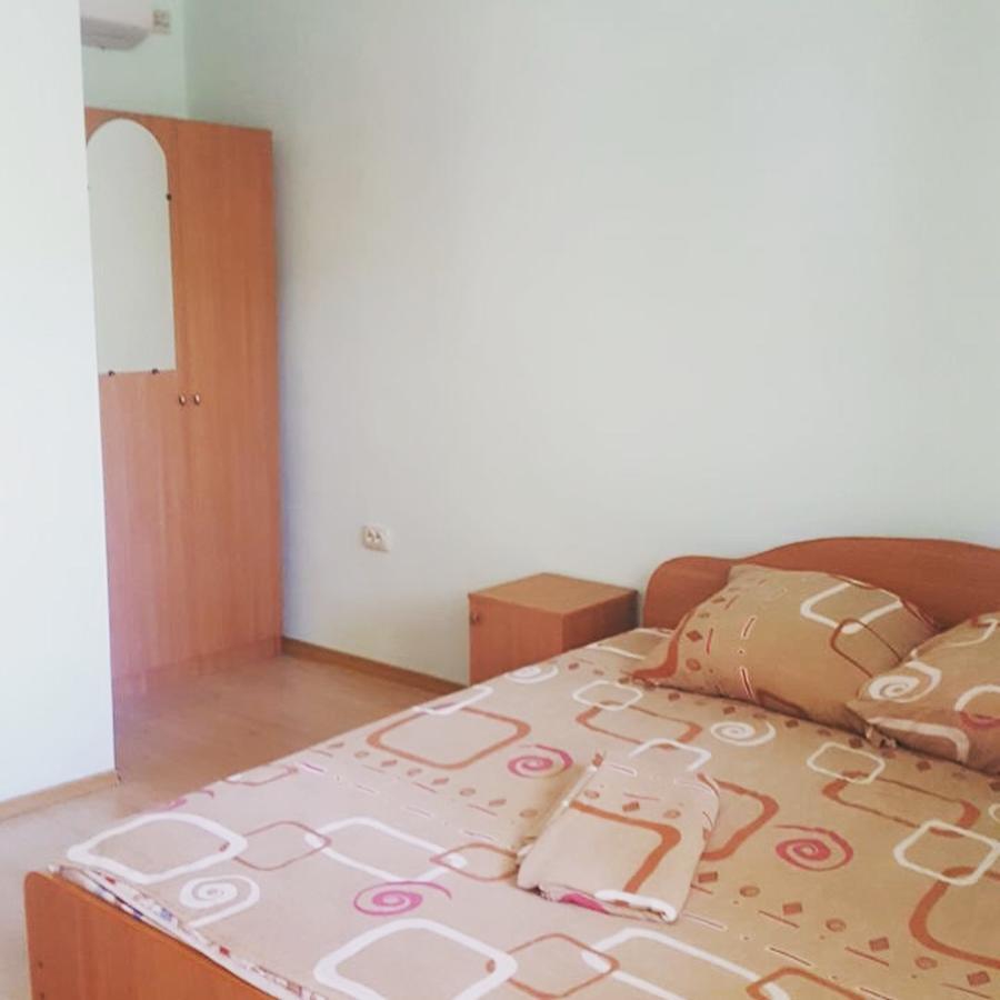 Sun Hotel Guest House Pizunda Esterno foto